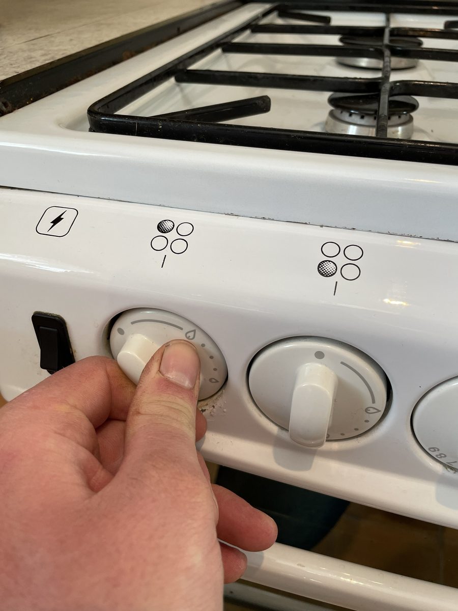 Knop indrukken en draaien